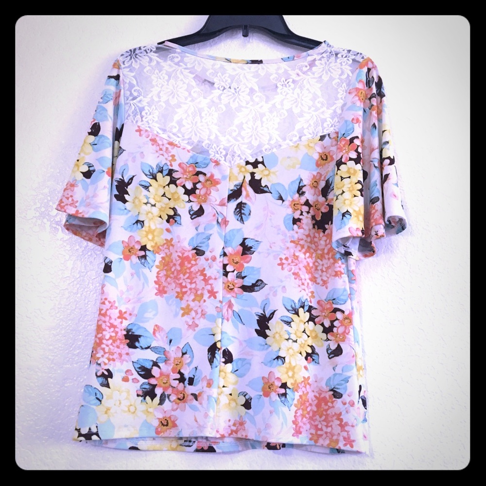 Susan Lawrence women’s floral design top